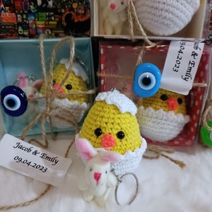 Personalisierte Ostern Box-Ostern Geschenk für Kinder-Personalisierte Schlüpfen Küken Dekoration-Strick Küken-Original Küken Schlüsselanhänger
