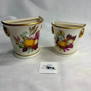 Para antycznych angielskich porcelanowych doniczek z okresu regencji, doniczki kominkowe z płaskim dnem z początku XIX wieku