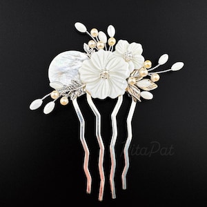 Handmade Traditional Korean Hair Comb Stick Pin White Mother of Pearl Flowers Pearl Beads Party K-drama Hanbok Hair Accessory Binyeo