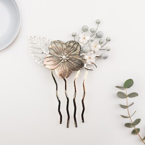 Pettine per capelli coreano tradizionale, in lega, con foglie, fiori grigi, perline di pietra di giada, accessorio per capelli Hanbok Binyeo