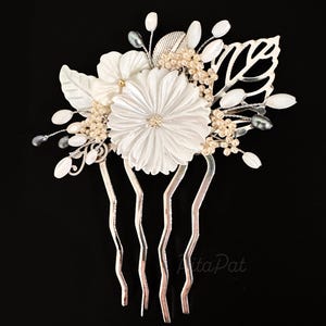 Korean Hair Stick White Mother of Pearl Flower Gray Pearl Beads Hanbok Accessory Binyeo