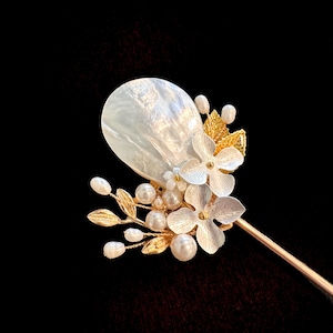 Handmade Traditional Korean Gold tone Hair Stick Pin Mother-of-pearl Shell Beads White Flower Party Updo Hanbok Binyeo Hair Accessory