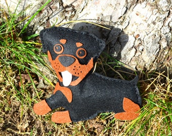 Felt craft set dog "Rottweiler" – creative handicrafts and sewing for children