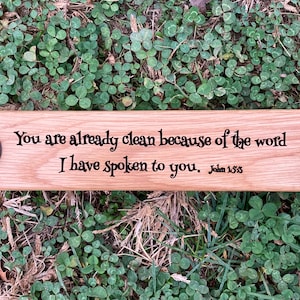 Custom wood sign with hook / Personalized towel Hanger / Engraved wood sign/ Personalized gift/ House Decor/ Cast iron hook/ Key rack