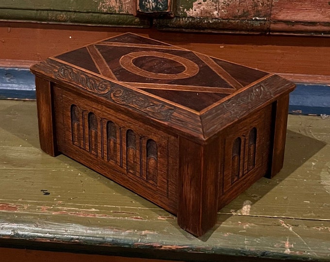 ca. 1920s primitive antique box / storage box/ key box with Marquetry, RUSTIC Oak, handcrafted, folk art, handmade wood carving