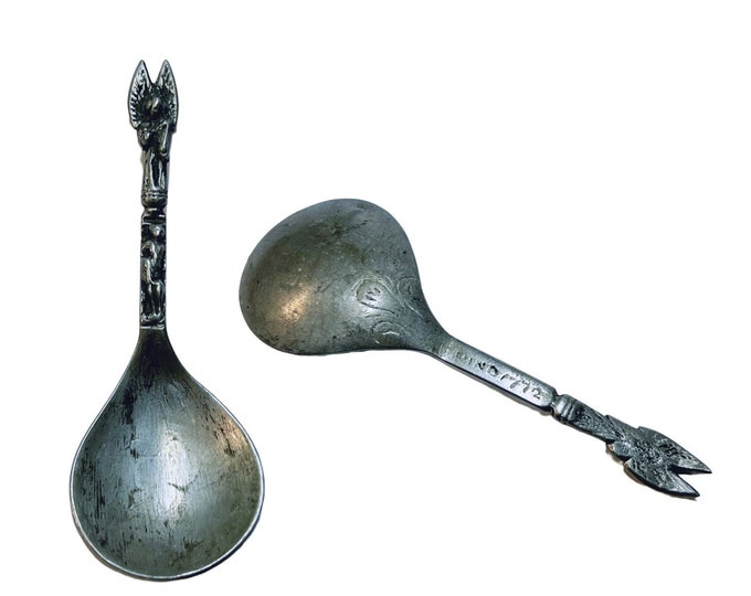 Rare "ANNO 1772" Antique Norwegian Baroque style pewter/tin spoon with religious scene, Norwegian/Scandinavian folkart, church spoon