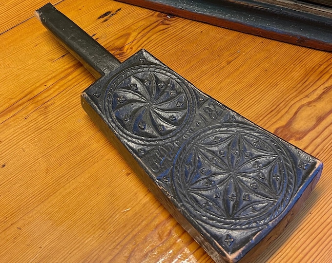 Dated 1821 Norwegian Washing paddle with detailed carving, rare antique folkart from Telemark, Scandinavian folk-Art, handcrafted rustic
