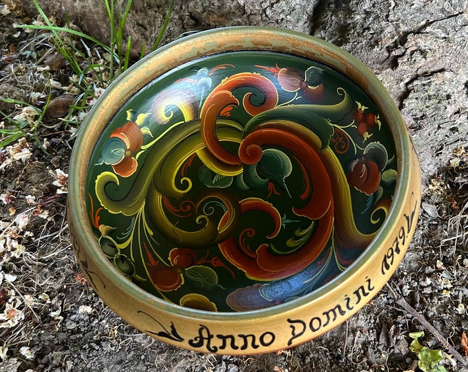 Dated 1979 Fantastic professional painted Telemark rosemaling beer bowl,signed folkart folk art from Norway perfect for housewarming