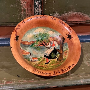 Vintage &quot;Bunad Girl&quot; hand crafted wall hanging/table decor, snacks bowl folk art from Norway, Scandinavian folk Art, Norsk heritage