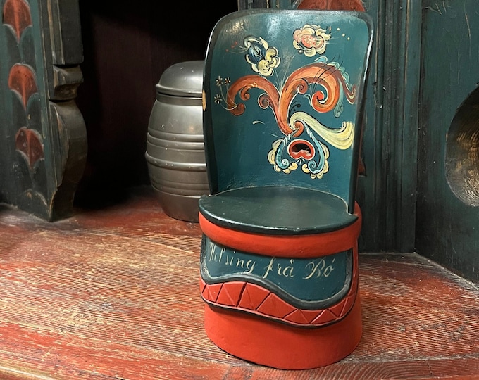 H.16.8cm miniature Kubbestol with Rosemaling from Telemark, Norway, Nordic / Norwegian / Scandinavian folkart hand-carved,  Housewarming