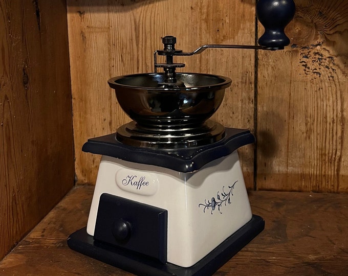 Vintage coffee grinder from Norway, Norwegian/Scandinavian coffee machine/Kitchen decor