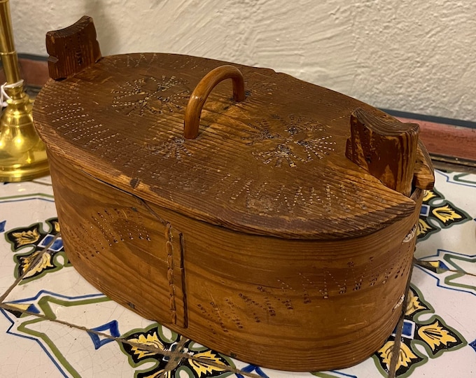 1850-80s' antique Tine box from Norway, Norwegian folk art, handmade/ hand carved, country / farmhouse style