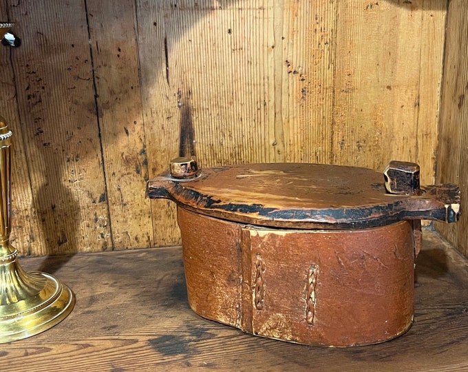 1800s' antique TINE BOX bentwood from Norway, Norwegian folk art, handmade/ hand carved, country / farmhouse style