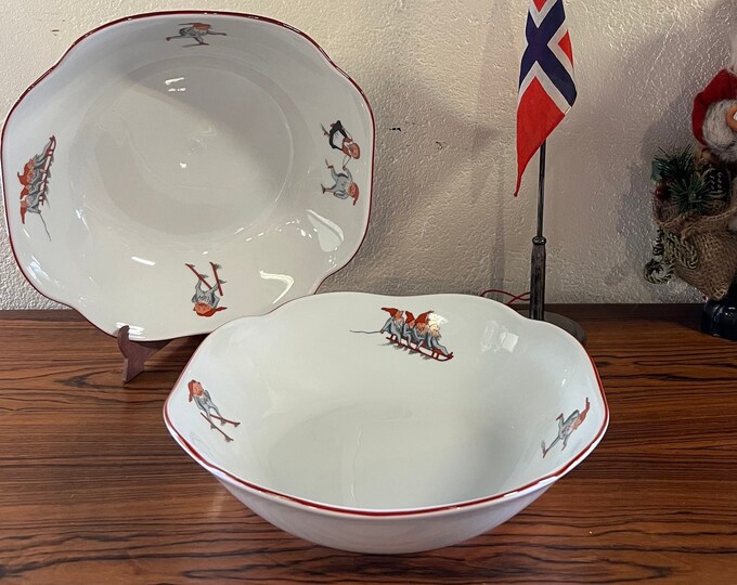 1990s LARGE Nisse serving bowl Norwegian Porsgrund design nisse motifs with red rim, Vintage Scandinavian Christmas table serving
