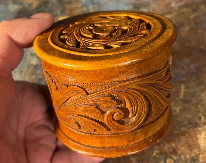 Dated 1903 Antique detailed handcarved Ole Olsen Moene style Sewing kit, Norwegian folk art, a master piece, Scandinavian wood carving