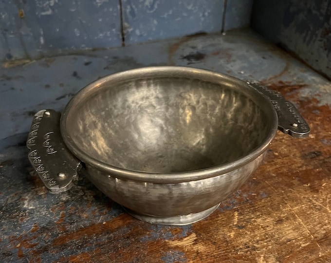 Vintage Norwegian tray /vingebowl, pewter fruit / candy / snacks bowl, table decor, Norway tin, vintage folkart country farmhouse decor
