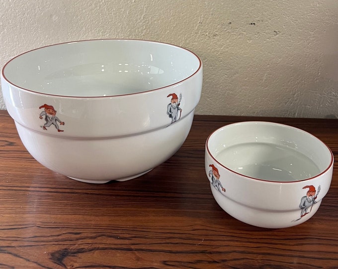 1990s X-LARGE Nisse serving /SALAT Bowl Norwegian Porsgrund design nisse motifs with red rim, Vintage Scandinavian Christmas table serving
