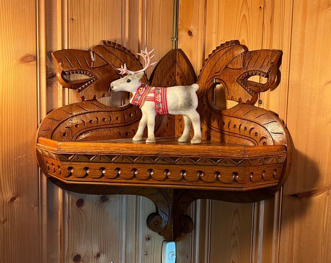 1890s Antique DRAGON style wall shelf in oak with beautiful handcarved pattern, country style, Rustic Farmhouse style Norwegian interior