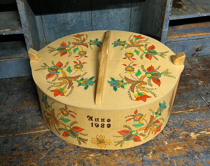 ANNO 1989 Norwegian/Scandinavian vintage rosemaling cake tine box. Folk art from Norway, Handmade, Nordic Traditional, free shipping