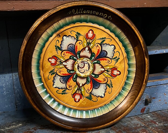 Unique handcrafted rosemaling wall plate/ wall decor / centerpiece, Norwegian folkart folk art from Ullensvang, Collectible, Christmas gift
