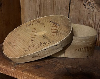 1920s Tine box with scorched decor. from Norway, Norwegian handcrafted folk art, RUSTIC country/farmhouse style bentwood box