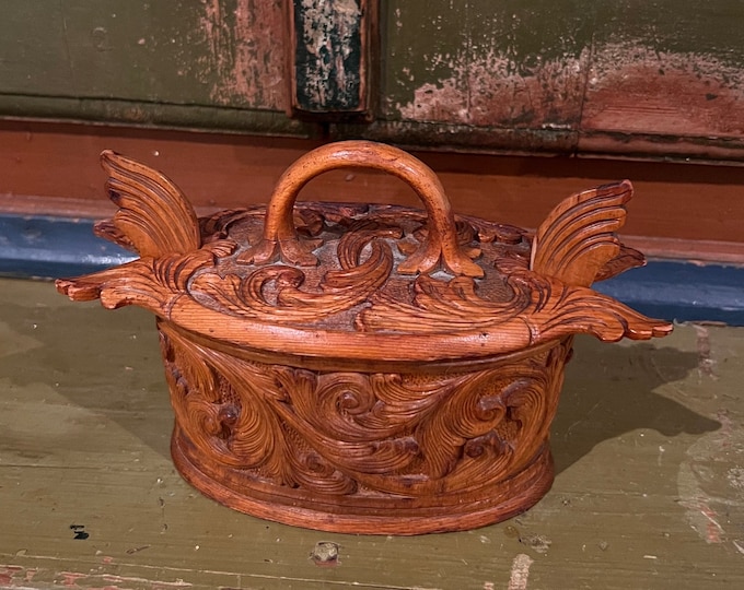 Primitive Antique detailed handcarved Lars BIRKELAND(1857-1920) style Tine Box, Norwegian folk art, master piece, Scandinavian wood carving
