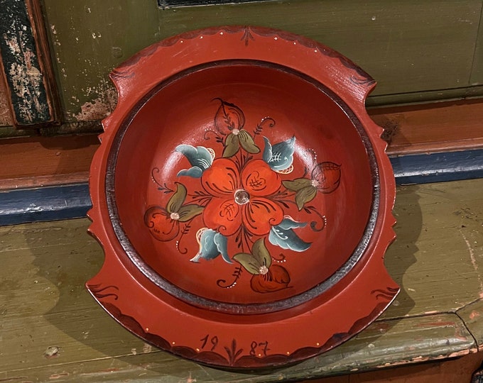 1987 Vintage rosemaling tray /vingebowl , traditional Scandinavian folkart folk art folk-art from Norway, farmhouse cabin fruit bowl