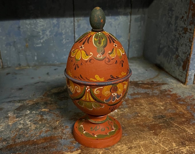 1920/30s Vintage Norwegian Rosemaling Egg / Keepsake Box / table decor, Text "NORGE", folkart folk art from Norway, cabin / farmhouse