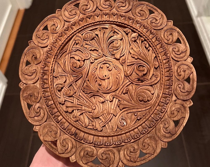 ca.1900 Museum Quality detailed handcarved business card plate, attributed to Lars Prestmoen(1871-1951) / Lars Kinsarvik (1846-1925)