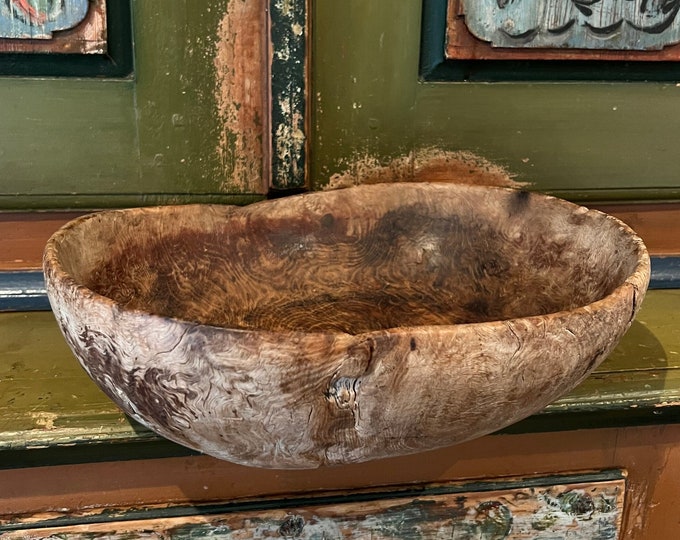 Rare 15/1600s Norwegian RUSTIC serving tray/trau/Dough Bowl with beautiful patina, MUSEUM QUALITY Primitive Wood Trough, Patina