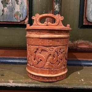 1981 vintage groat porridge amber from Norway, Norwegian folk art, deeply handcarved rosemaling pattern, Scandinavian wood carving folk art