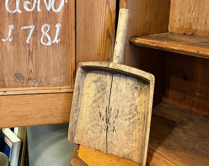 17/1800s antique flour shovel from Norway , Norwegian folk art, handmade/ hand carved,RUSTIC country / farmhouse style, patina