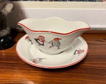 Vintage Nisse SAUCE bowl / Gravy BOAT  Norwegian Porsgrund design nisse motifs with red rim, Scandinavian design Christmas table serving