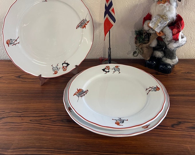 1990s Vintage LARGE Nisse Dinner Plate Norwegian Porsgrund design nisse motifs with red rim, Scandinavian Christmas table serving