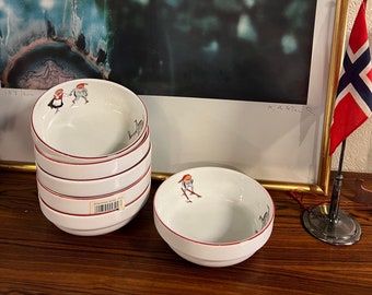 Vintage Nisse stacking/dessert/soup bowl Norwegian Porsgrund design nisse motifs with red rim, Scandinavian design Christmas table serving