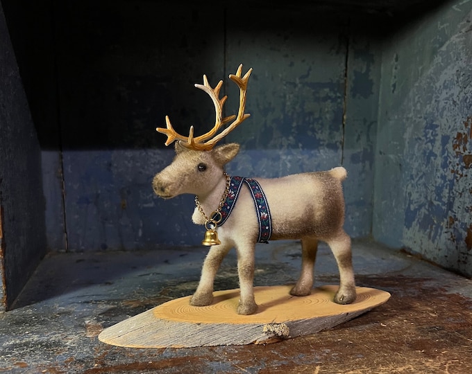 1970/80s Norwegian Reindeer on wooden plate, Scandinavian / Norwegian mid century modern decor, classic Christmas decor, Collectible