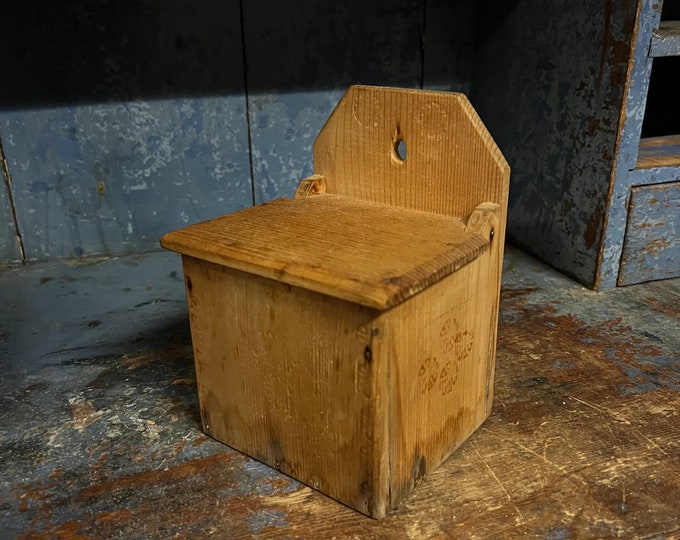 18/1900s Primitive antique Wall Hanging Wooden Salt/Coffee/Sugar Box from Toten, Norway,traditional folkart, RUSTIC farmhouse rustic