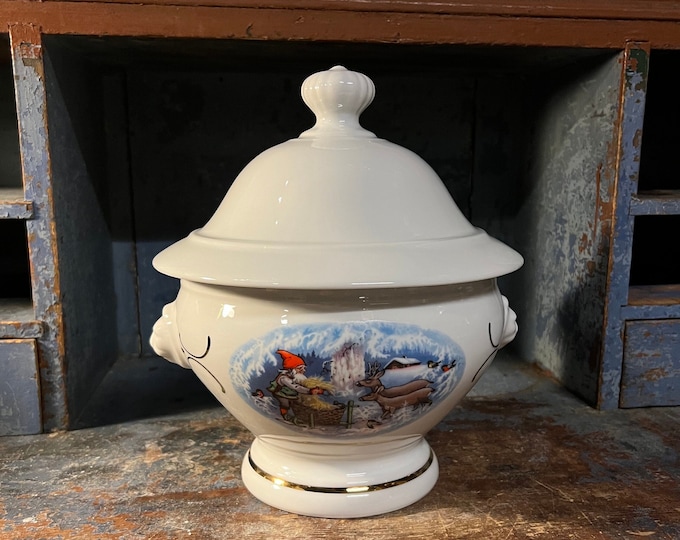 LARGE Vintage Porsgrund Norwegian design Punch Bowl / Tureen / porridge tureen with Christmas Nisse motifs, Scandinavian table serving