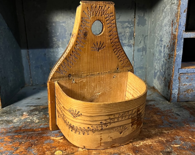 Antique 1890s' Norwegian Wall Hanging Wooden Salt Box from Telemark, Norway, traditional folkart