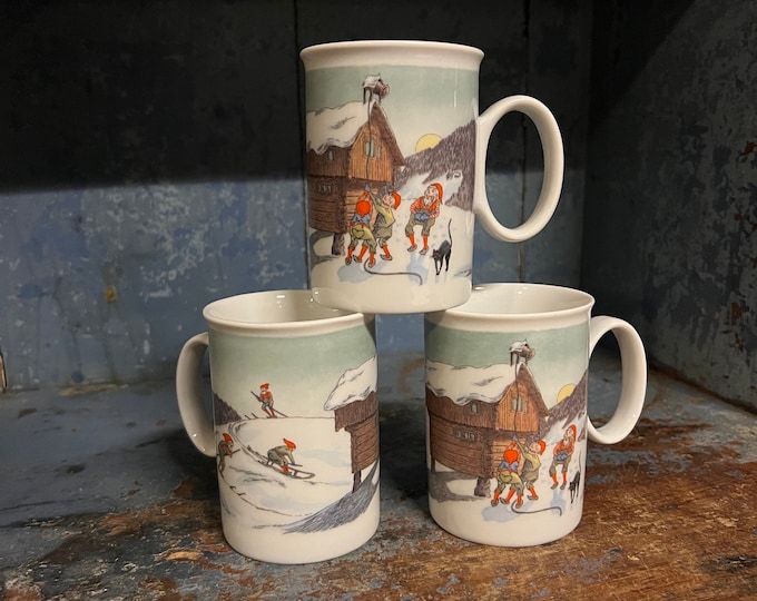 RARE Porsgrund "Nisse and Cat" Christmas Coffee/Tea Mug. Out of Production, Collectible.