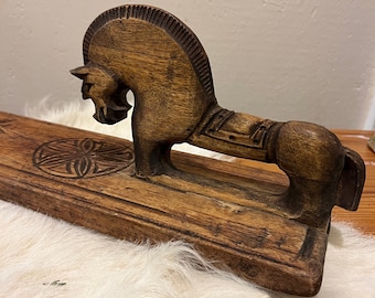 1700s Norwegian mangle board with unique carving, rare primitive antique folkart from Telemark, Scandinavian folk-Art, museum quality piece