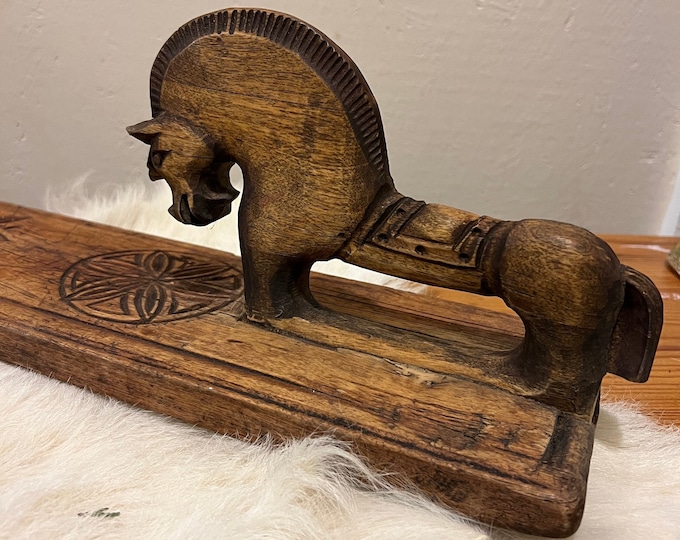 1700s Norwegian mangle board with unique carving, rare primitive antique folkart from Telemark, Scandinavian folk-Art, museum quality piece
