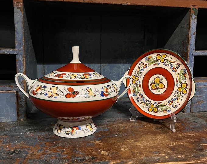 Unique Nordic pattern tureen with lid and plate from ca. 1950/60s, stunning Nordisk folk art, handpainted.