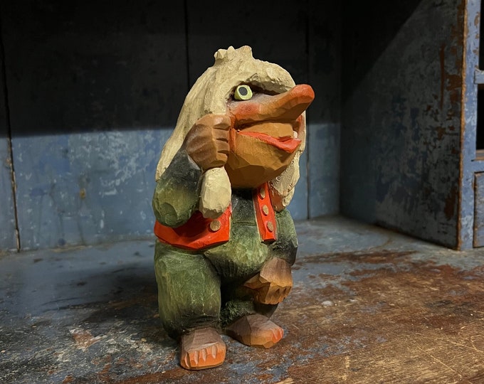 19cm HENNING "Trollman" Figurine, RARE, Handcrafted, Norwegian/Scandinavian folk art, wood carving folkart, Collectible