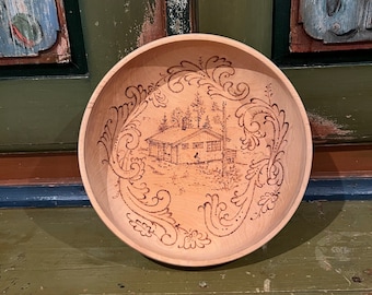 VTG "Forest Cabin" wooden bowl with scorched rosemaling pattern, folk art from Norway, handmade / handcrafted table serving, wall hanging