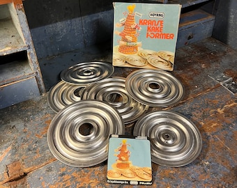 California. 1970 Vintage Kranse Kake Former / Cake Rings Pans / Form, Noruego - Juego de moldes para pasteles de Navidad / Bodas de aluminio noruego