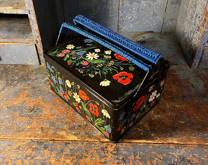 Retro / Mid-century modern handpainted Biscuit Box / Picnic Box from Norway.  folkart, Vintage, Unique
