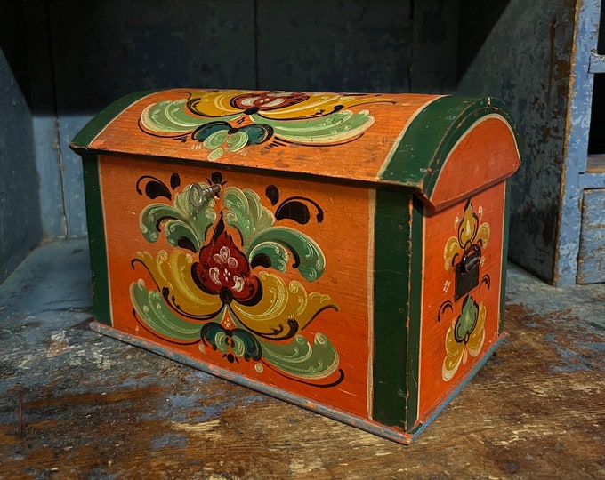 1910/20s' Antique Norwegian Hallingdal Rosemaling Chest/Tine box, folkart folk art from Norway rustic cabin cottage farmhouse style
