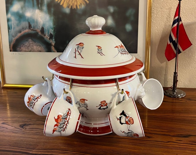 RARE 1990s Norwegian design Punch Bowl/Soup/porridge tureen + 6 cups with nisse motifs,Scandinavian design Christmas table serving Porsgrund