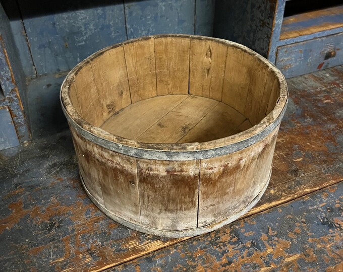 1800s antique handmade wooden bowl/bucket/milk jug from Telemark, Norway, traditional Norwegian folk art, farmhouse rustic style